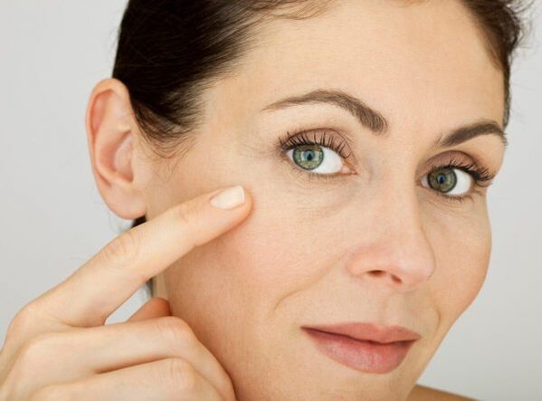Le procedure cosmetiche dopo 45 anni mirano ad aumentare l'idratazione della pelle