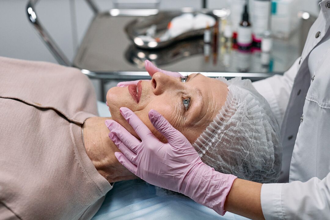Preparare la pelle del viso al rinnovamento profondo, necessario a partire dai 50 anni di età