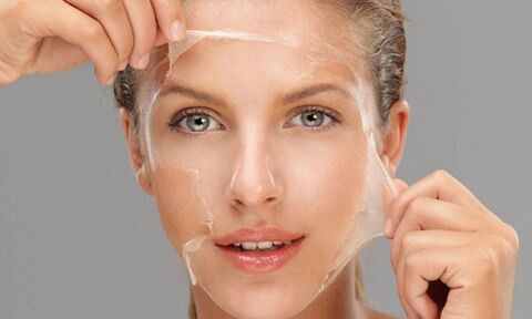 Il peeling profondo migliora i processi di rigenerazione della pelle, ringiovanendola